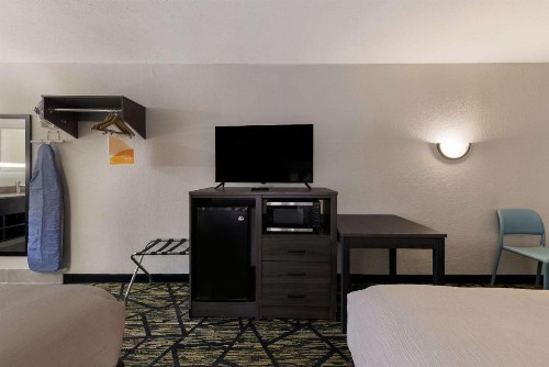 Quality Inn Orange Park Jacksonville - image 18