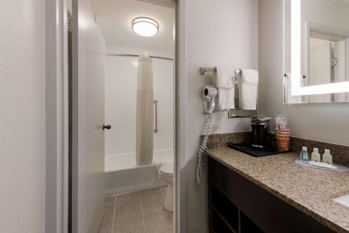 Quality Inn Orange Park Jacksonville - image 20