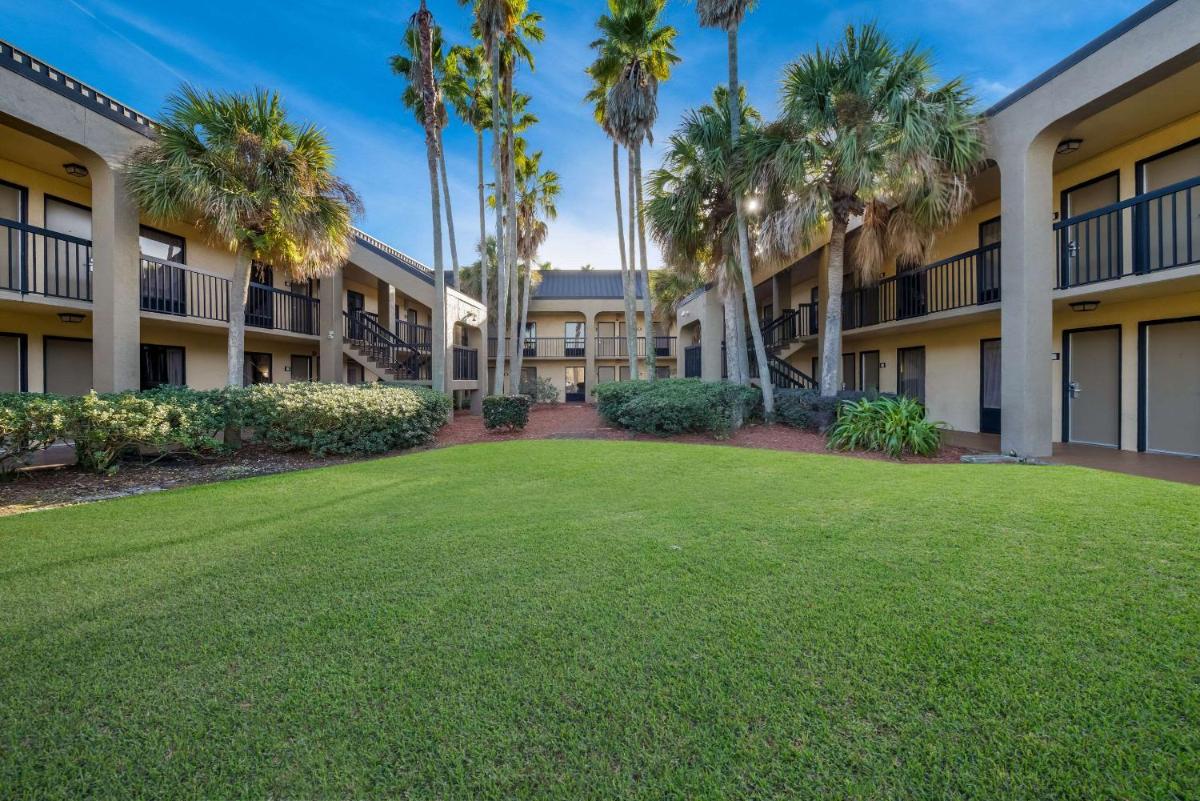 Quality Inn Orange Park Jacksonville - image 3