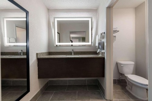 Quality Inn Orange Park Jacksonville - image 9