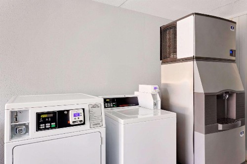 Baymont by Wyndham Jacksonville Orange Park - image 17