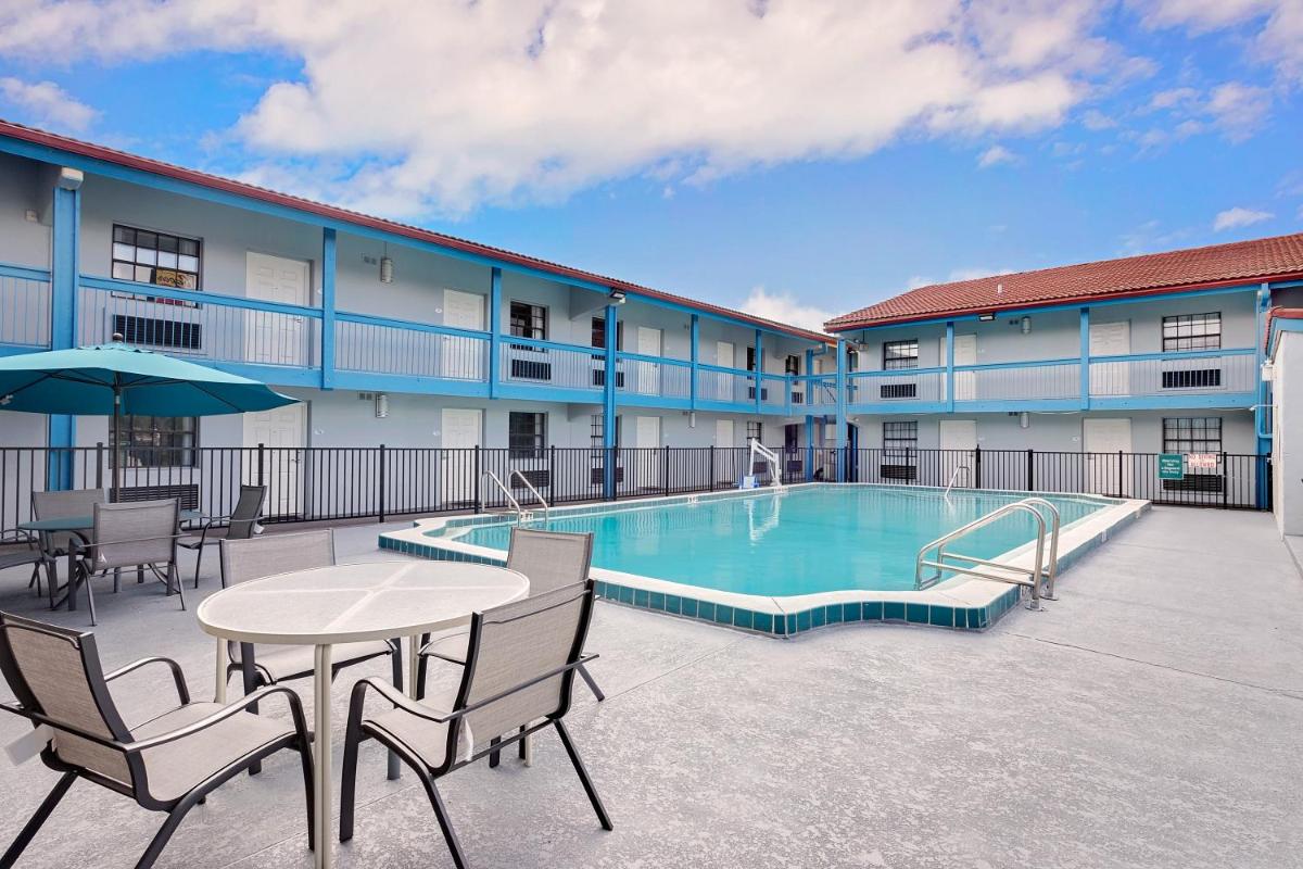 Baymont by Wyndham Jacksonville Orange Park - image 4