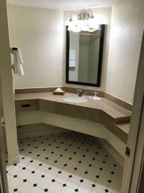 Days Inn by Wyndham Jacksonville Baymeadows - image 10