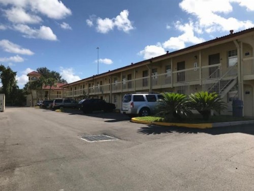 Days Inn by Wyndham Jacksonville Baymeadows - image 12