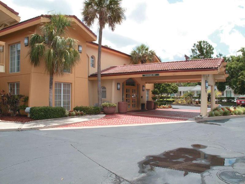 Days Inn by Wyndham Jacksonville Baymeadows - image 2