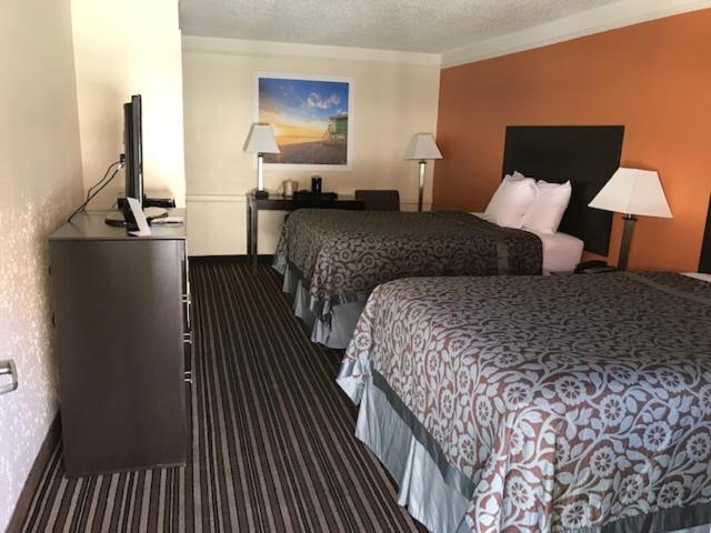 Days Inn by Wyndham Jacksonville Baymeadows - image 5