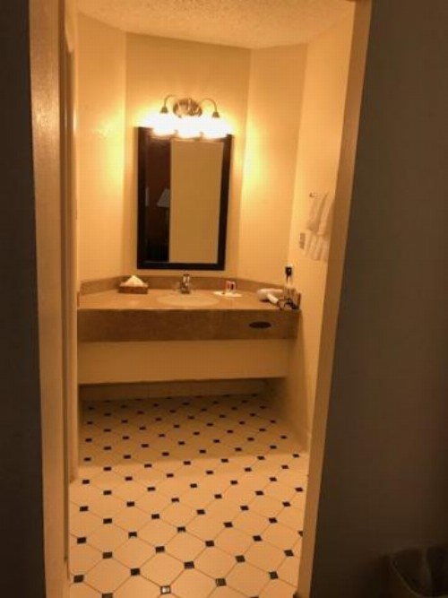 Days Inn by Wyndham Jacksonville Baymeadows - image 8