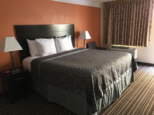 Days Inn by Wyndham Jacksonville Baymeadows - image 9