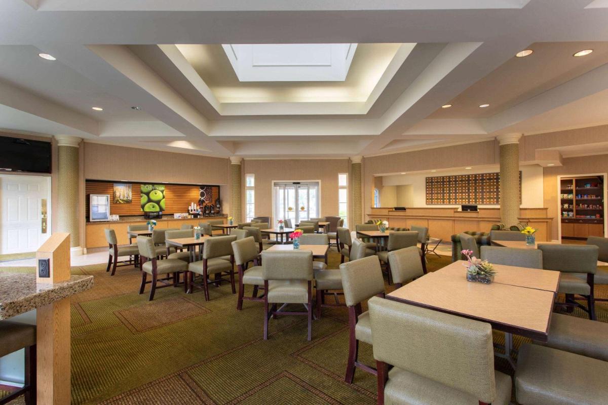 La Quinta by Wyndham Jacksonville Butler Blvd - image 2