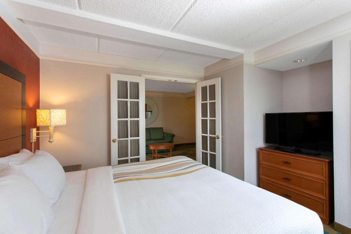 La Quinta by Wyndham Jacksonville Butler Blvd - image 3