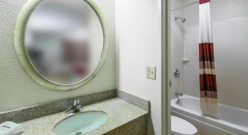 Red Roof Inn Jacksonville - Orange Park - image 16