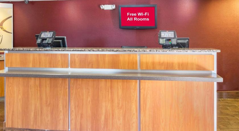 Red Roof Inn Jacksonville - Orange Park - image 4