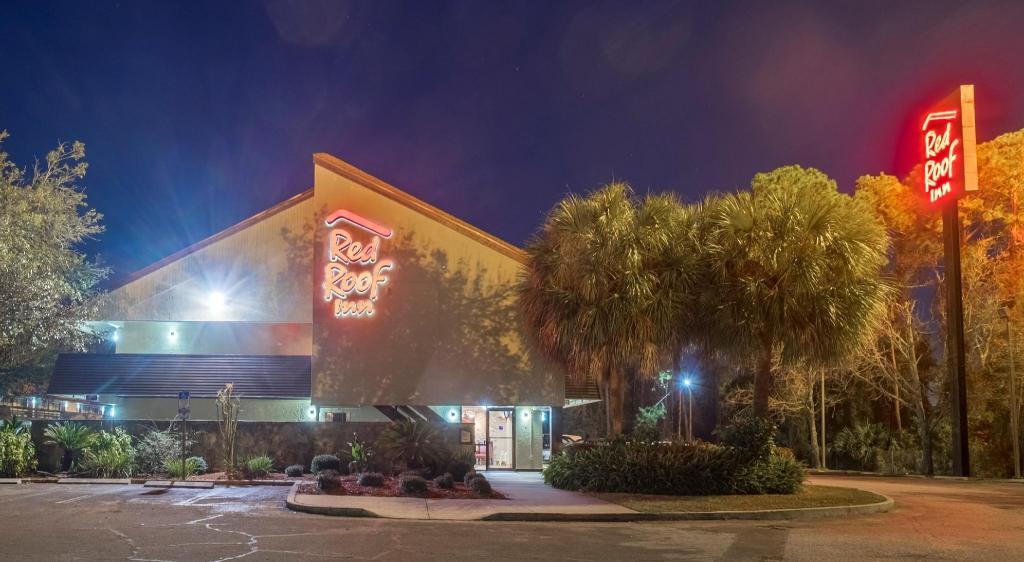 Red Roof Inn Jacksonville - Orange Park - image 5