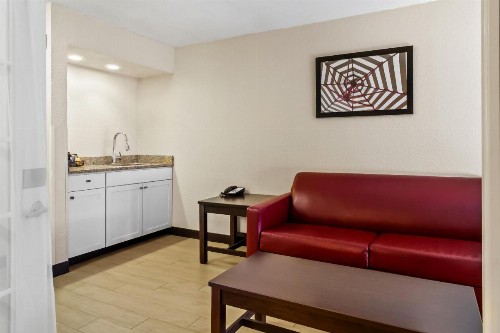 Red Roof Inn PLUS+ Jacksonville – Southpoint - image 21