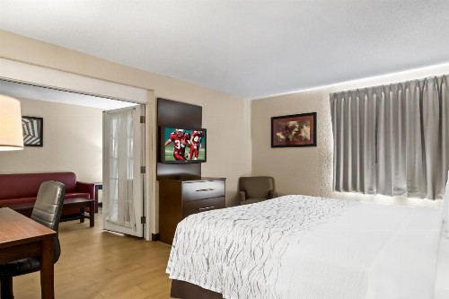 Red Roof Inn PLUS+ Jacksonville – Southpoint - image 24