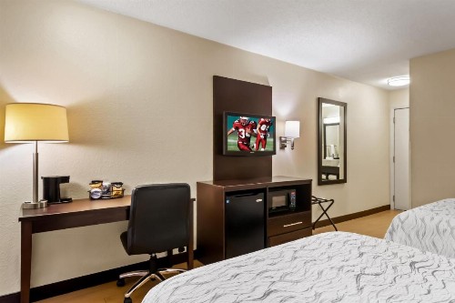 Red Roof Inn PLUS+ Jacksonville – Southpoint - image 29