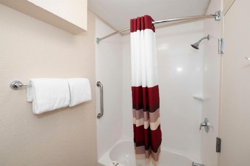 Red Roof Inn PLUS+ Jacksonville – Southpoint - image 39