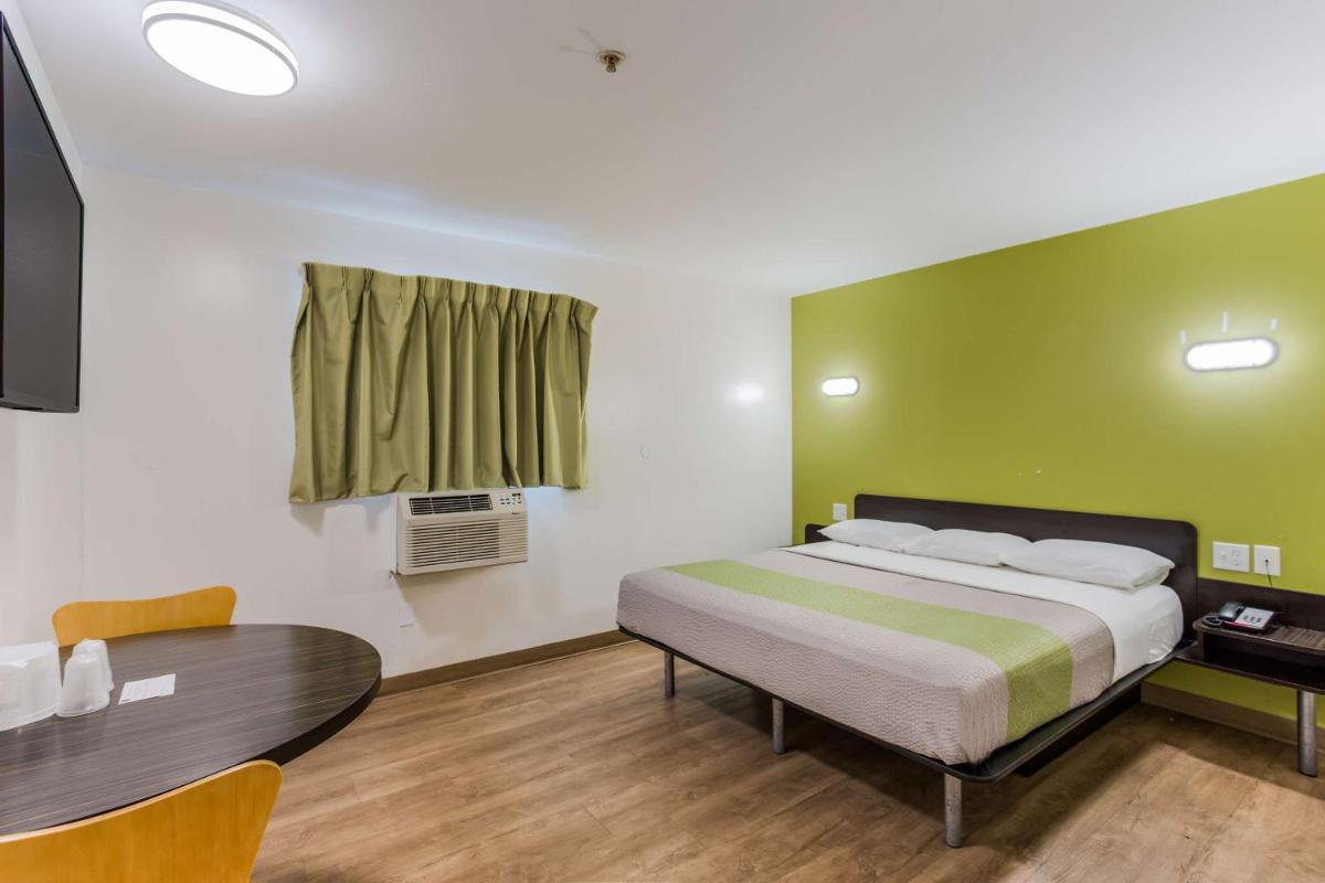 Motel 6-Jacksonville FL - South - main image