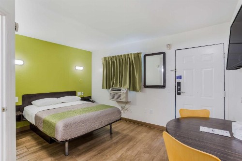 Motel 6-Jacksonville FL - South - image 17