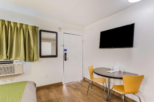 Motel 6-Jacksonville FL - South - image 18