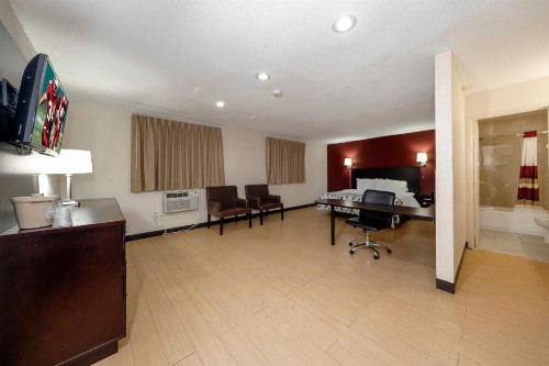 Red Roof Inn Jacksonville - Cruise Port - image 15