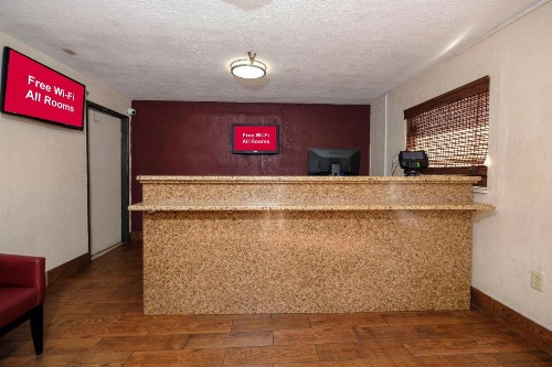 Red Roof Inn Jacksonville - Cruise Port - image 16
