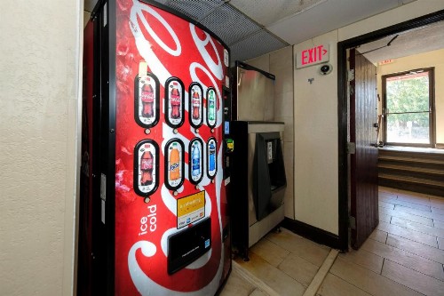 Red Roof Inn Jacksonville - Cruise Port - image 19