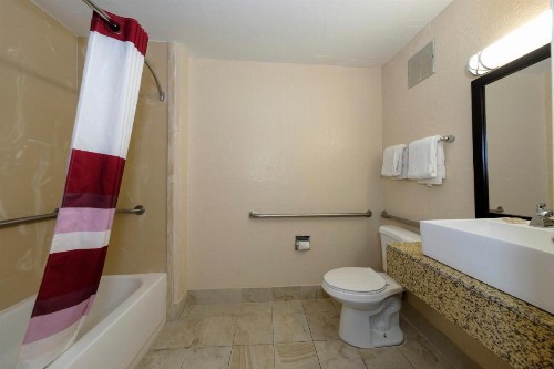Red Roof Inn Jacksonville - Cruise Port - image 25