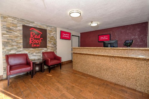 Red Roof Inn Jacksonville - Cruise Port - image 4