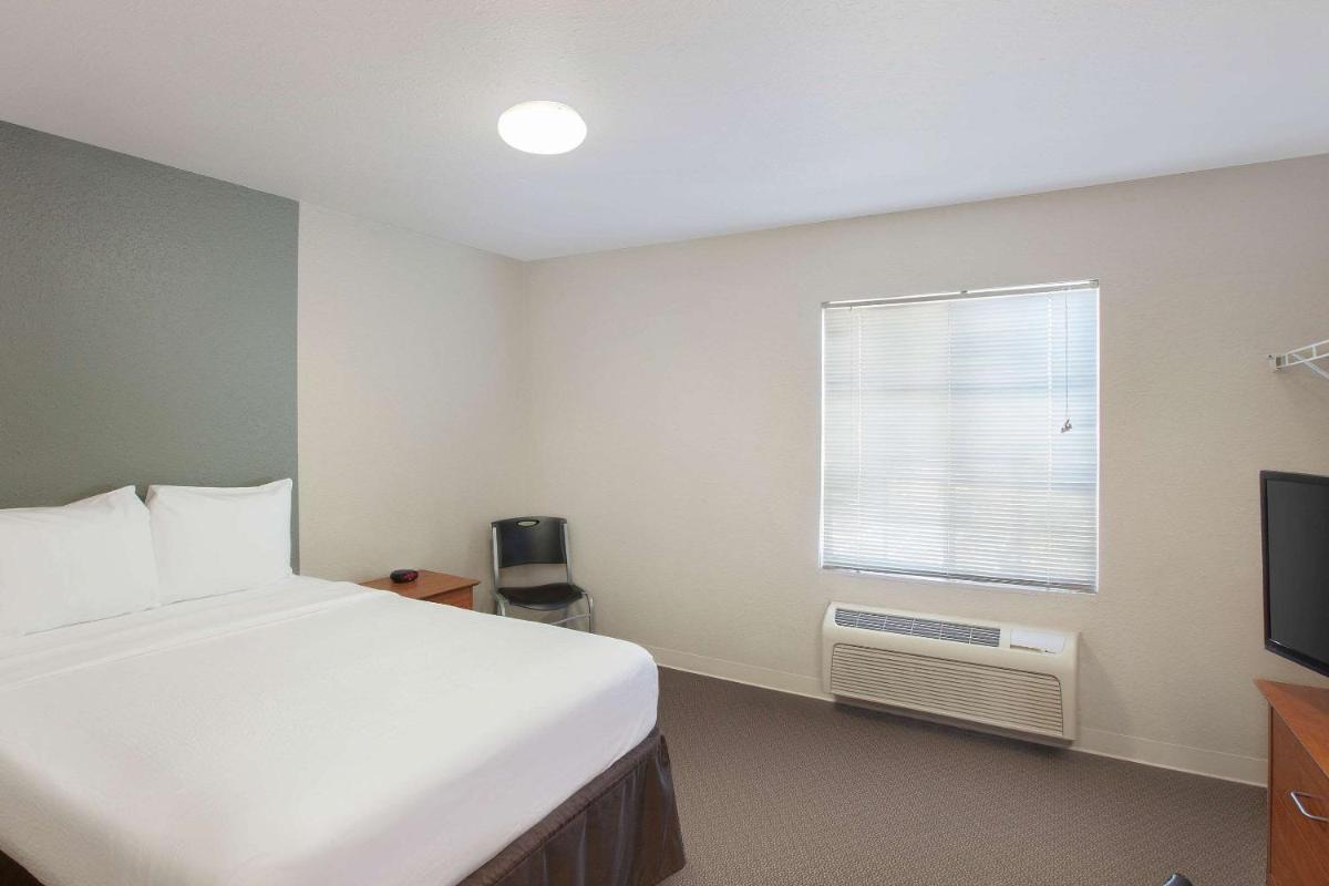 WoodSpring Suites Jacksonville Beach Blvd - image 4