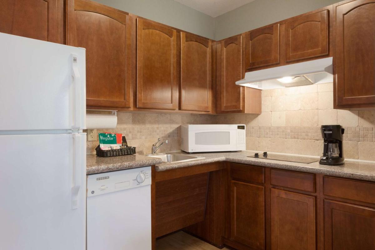 Homewood Suites Jacksonville Deerwood Park - image 5