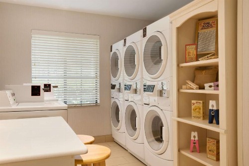 Homewood Suites Jacksonville Deerwood Park - image 8