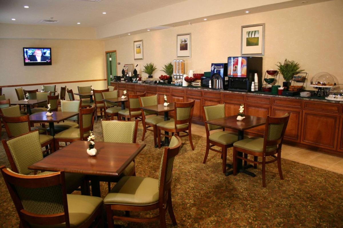 Country Inn & Suites by Radisson Jacksonville West FL - image 2