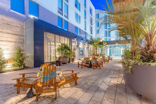 Aloft Jacksonville Tapestry Park - image 20