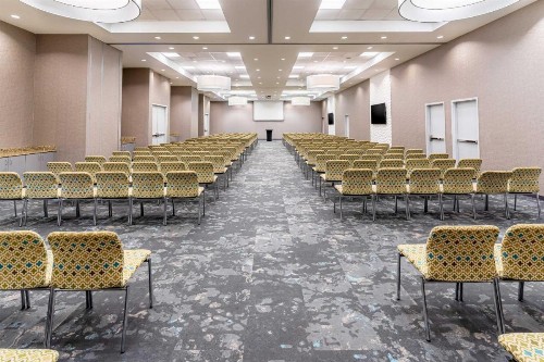 Aloft Jacksonville Tapestry Park - image 4