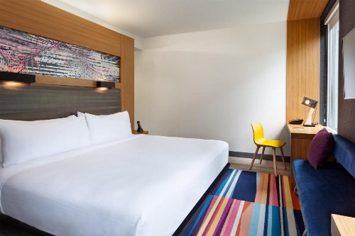 Aloft Jacksonville Tapestry Park - image 5