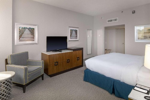 DoubleTree by Hilton Hotel Jacksonville Airport - image 15