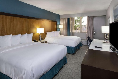 DoubleTree by Hilton Hotel Jacksonville Airport - image 21