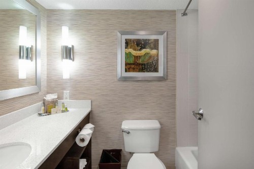 DoubleTree by Hilton Hotel Jacksonville Airport - image 26