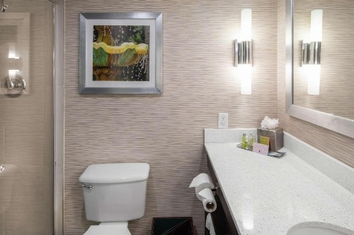 DoubleTree by Hilton Hotel Jacksonville Airport - image 32