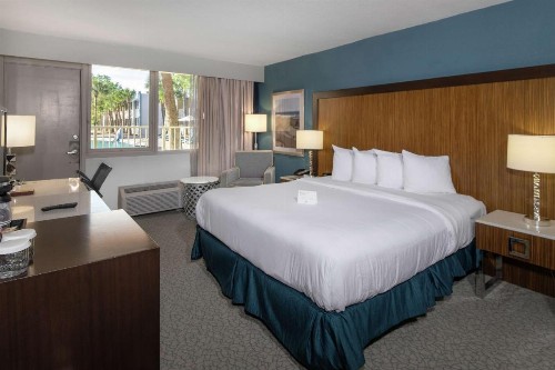 DoubleTree by Hilton Hotel Jacksonville Airport - image 33