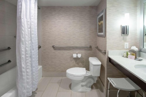 DoubleTree by Hilton Hotel Jacksonville Airport - image 38