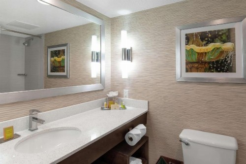 DoubleTree by Hilton Hotel Jacksonville Airport - image 39