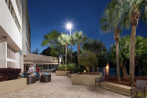 DoubleTree by Hilton Hotel Jacksonville Airport - image 4