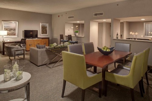DoubleTree by Hilton Hotel Jacksonville Airport - image 46