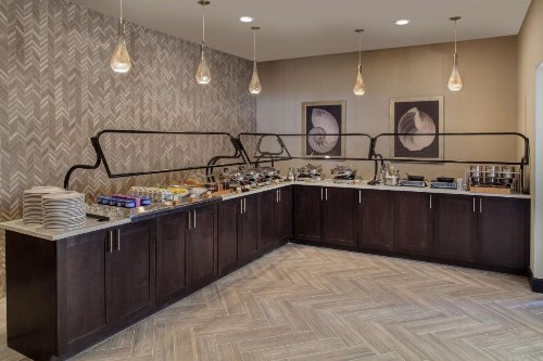 DoubleTree by Hilton Hotel Jacksonville Airport - image 50