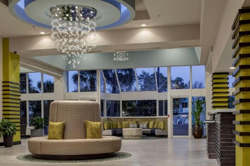 DoubleTree by Hilton Hotel Jacksonville Airport - image 9