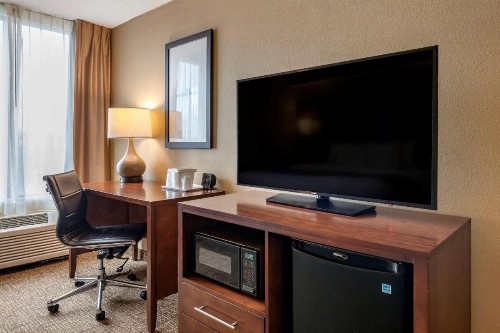Comfort Suites Baymeadows Near Butler Blvd - image 11