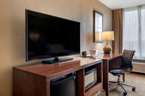 Comfort Suites Baymeadows Near Butler Blvd - image 18