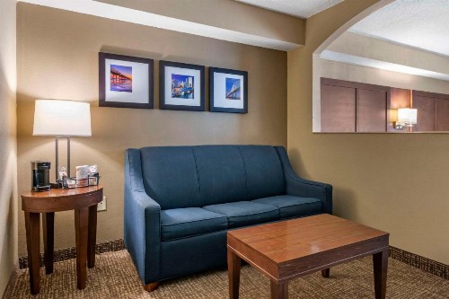 Comfort Suites Baymeadows Near Butler Blvd - image 22